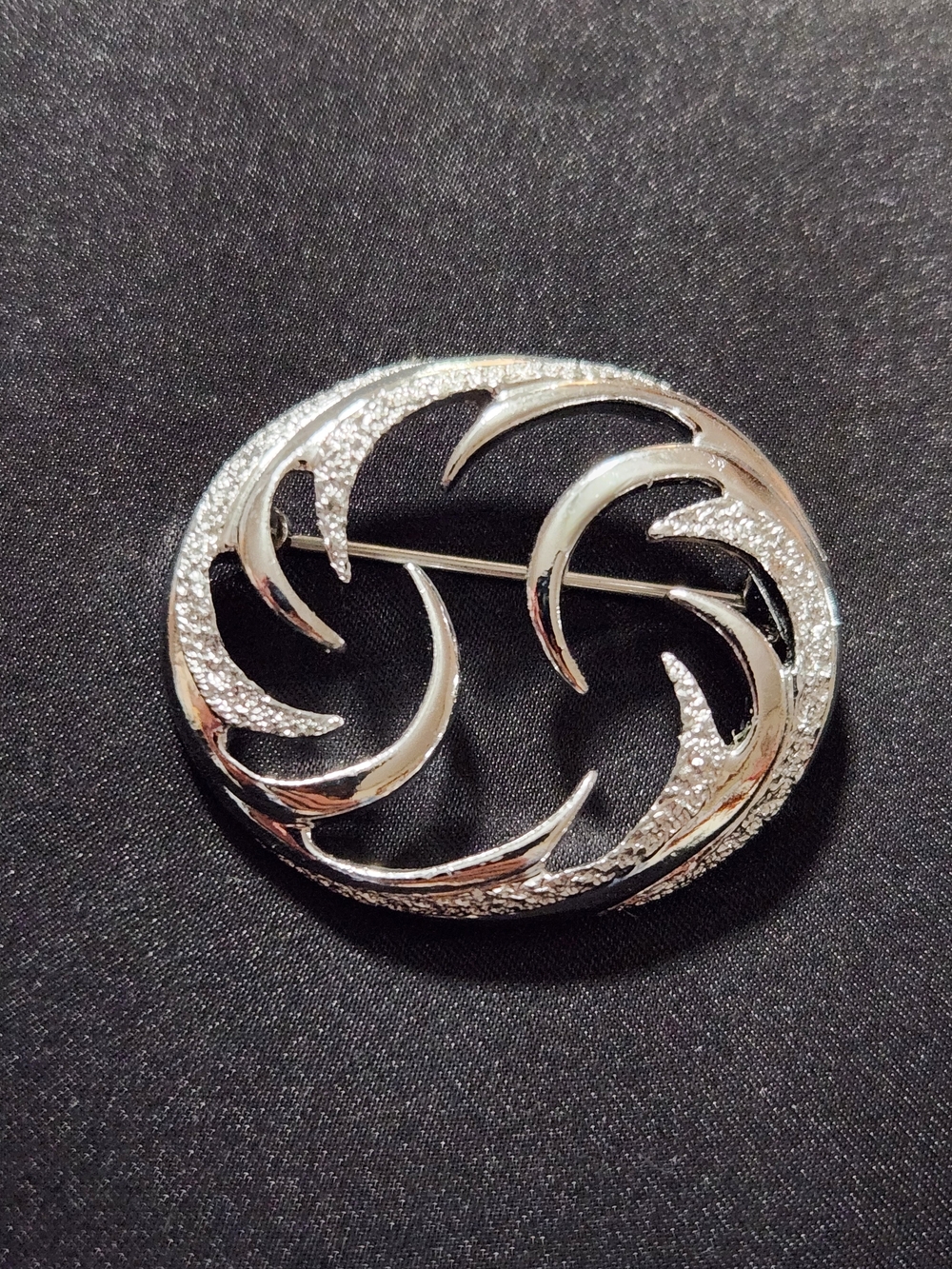 Sarah Coventry Shimmering Silver Wave Oval Brooch
